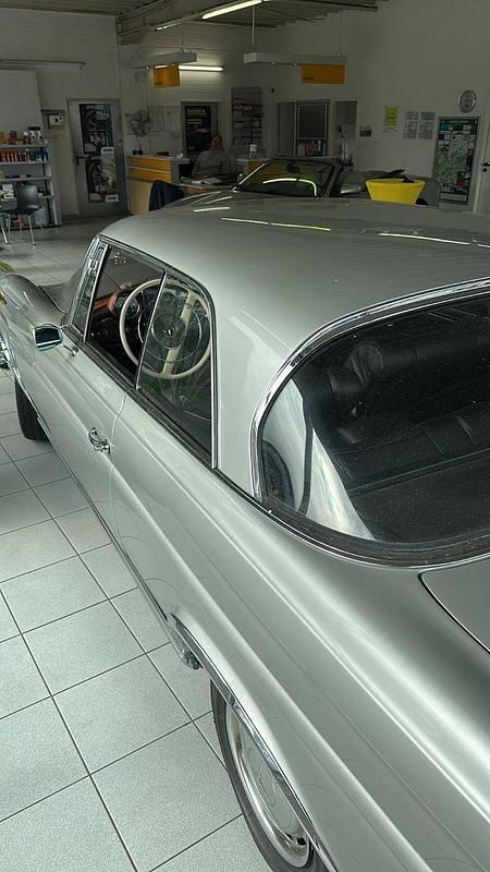 Gebraucht Mercedes 250 150 PS (110 kW) 1966 Silber Coupé