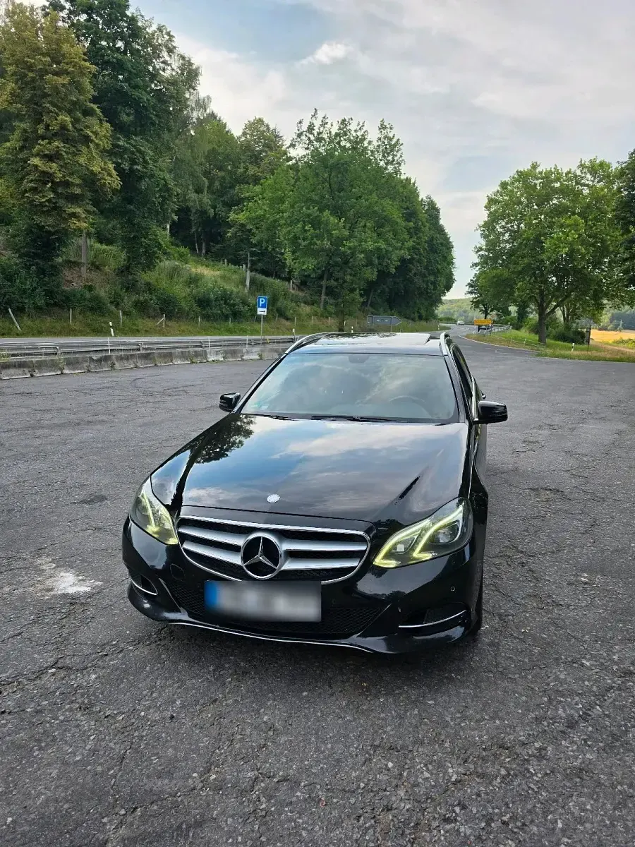 Gebraucht Mercedes E300 231 PS (169 kW) 2013 Schwarz Kombi