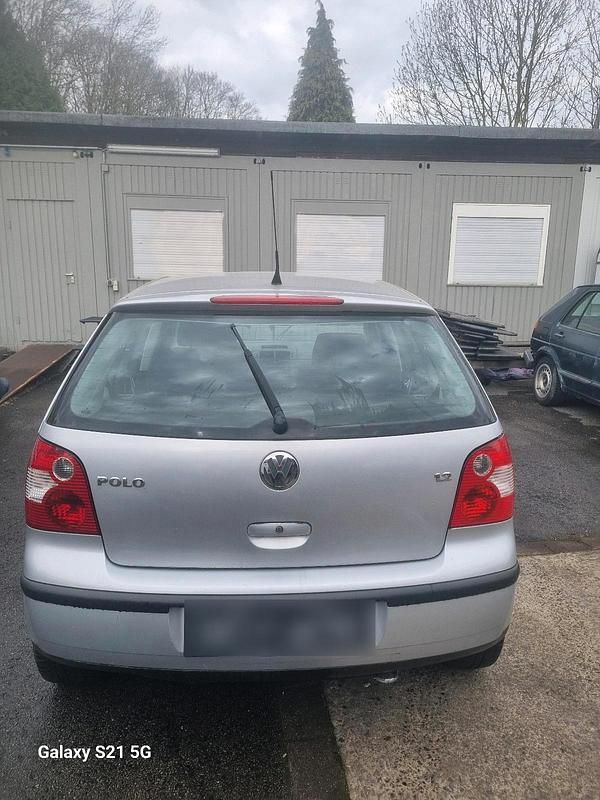 Gebraucht VW Polo 64 PS (47 kW) 2003 Silber Kleinwagen