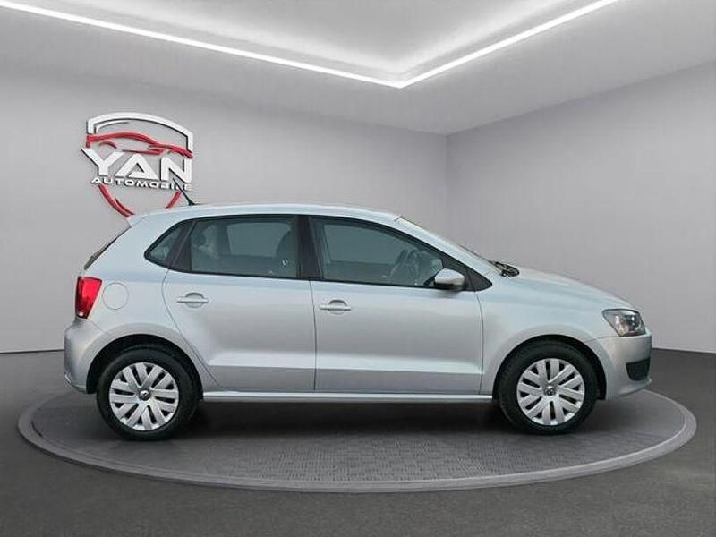 Gebraucht VW Polo Trendline 60 PS (44 kW) 2012 Reflexsilber metallic Kleinwagen