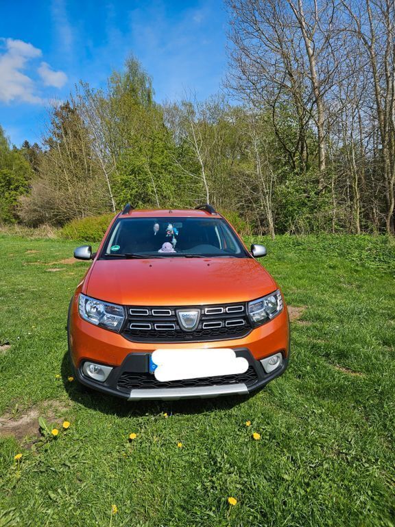 Orange Gebraucht 2018 Dacia Sandero Stepway Kleinwagen | 9.950 € (Fairer Preis) - Bild 1/4