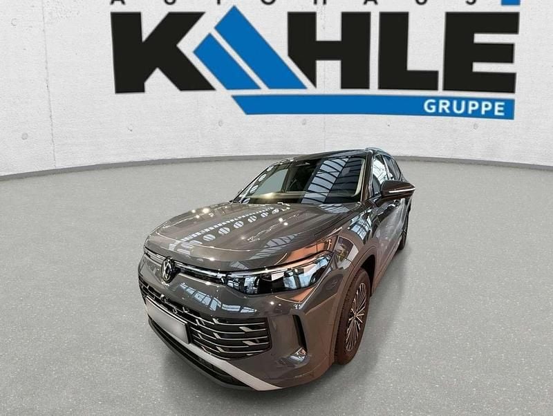 Neu VW Tayron Elegance 150 PS (110 kW) 2025 Schwarz SUV