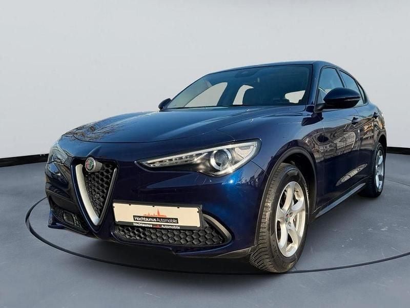 Blau Gebraucht 2019 Alfa Romeo Stelvio Super SUV | 21.990 € (Guter Preis) - Bild 1/4