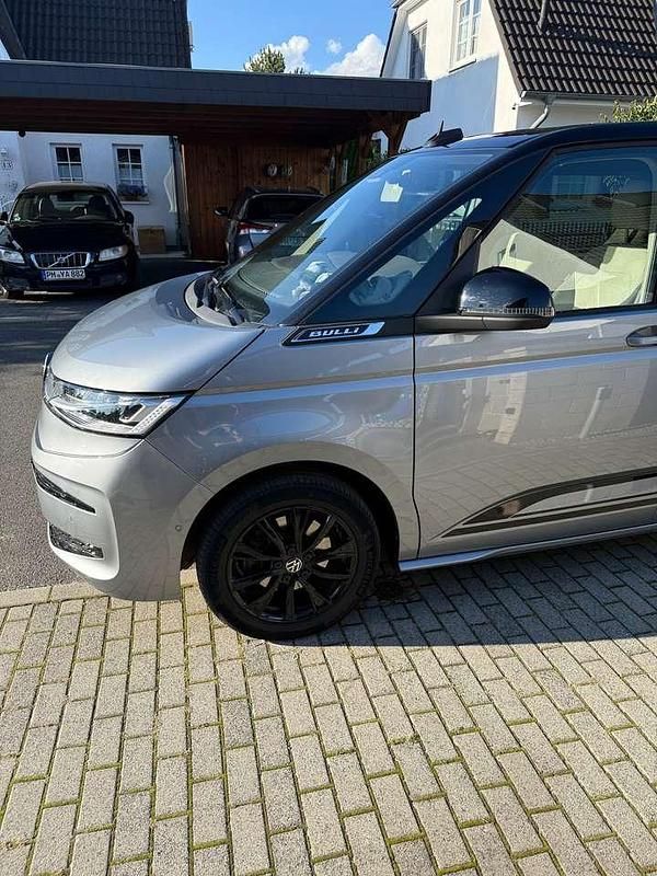 Silber Gebraucht 2024 VW T7 Edition Van | 59.000 € (Etwas zu teuer) - Bild 1/4