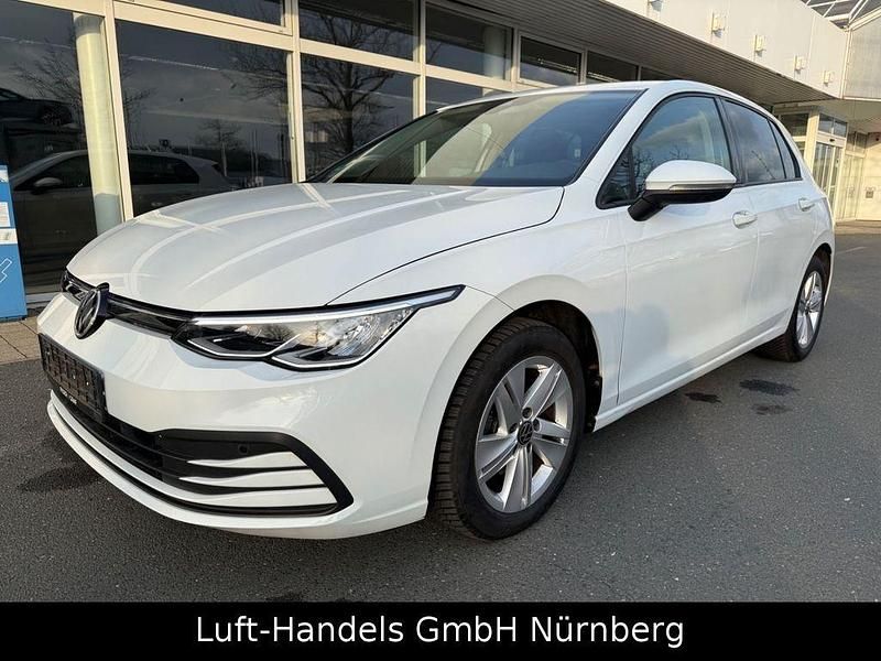 Gebraucht VW Golf VII Life 150 PS (110 kW) 2020 Pure white Limousine