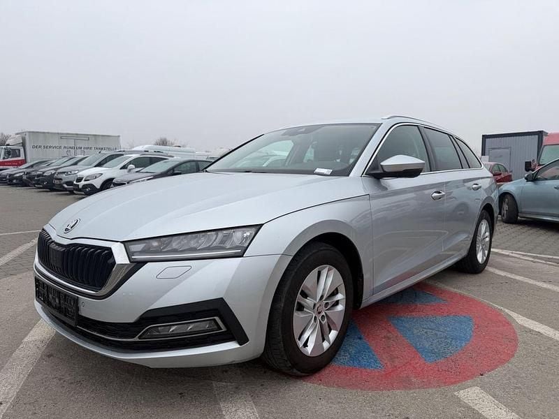 Silber Gebraucht 2020 Skoda Octavia Ambiente Kombi | 17.899 € (Superpreis) - Bild 1/4
