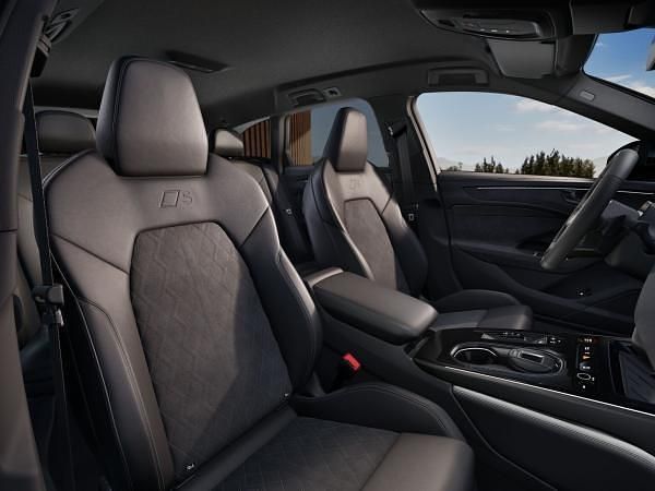 Neu Audi A6 Ambiente 299 PS (219 kW) 2025 Grau (daytonagrau perleffekt) Kombi