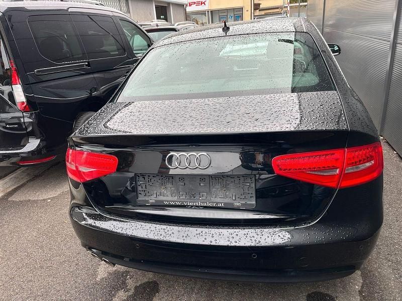 Gebraucht Audi A4 Attraction 150 PS (110 kW) 2013 Schwarz Limousine