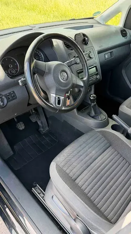Gebraucht VW Caddy Team 102 PS (75 kW) 2015 Schwarz Van / Kleinbus