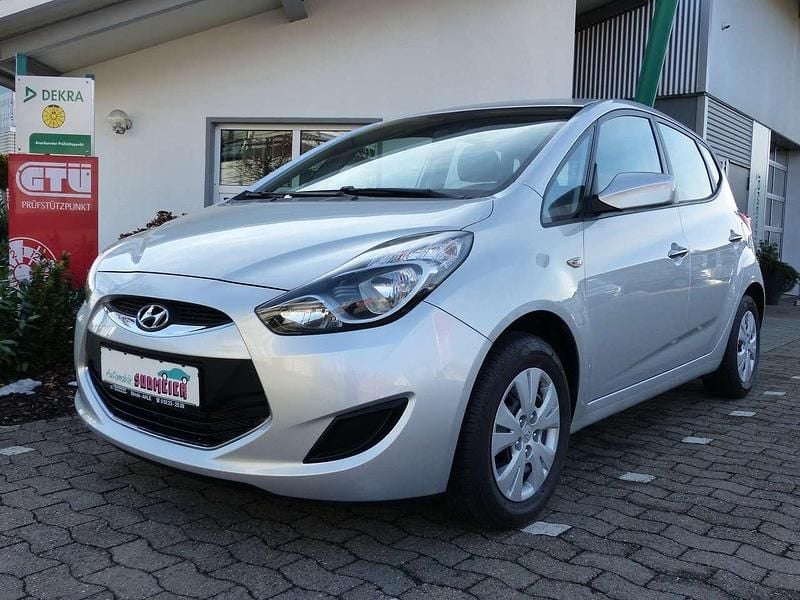 Gebraucht Hyundai ix20 Edition 90 PS (66 kW) 2012 Sleek silver Kleinwagen