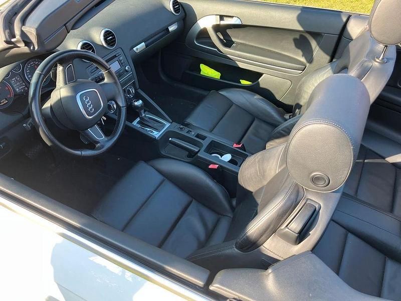 Gebraucht Audi A3 Cabriolet Attraction 140 PS (102 kW) 2011 Weiß Cabrio