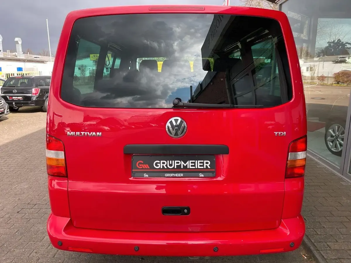 Gebraucht VW Multivan Startline 102 PS (75 kW) 2008 Rot Van / Kleinbus