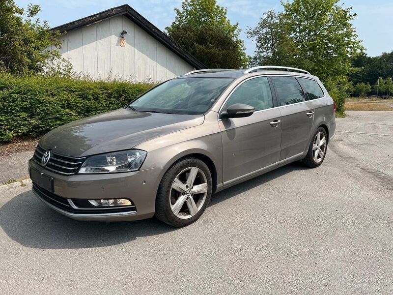 Braun Gebraucht 2011 VW Passat Highline Kombi | 4.200 € (Superpreis) - Bild 1/4
