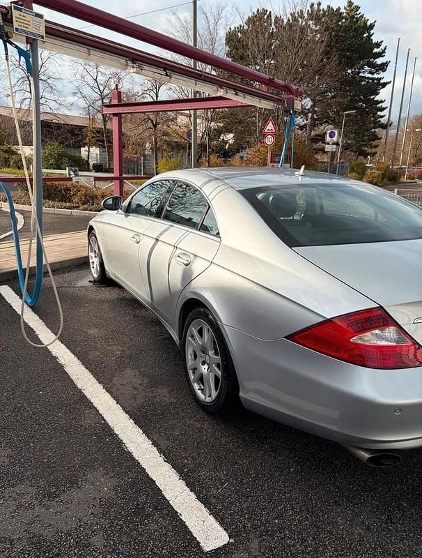 Gebraucht Mercedes CLS320 224 PS (164 kW) 2008 Silber Limousine