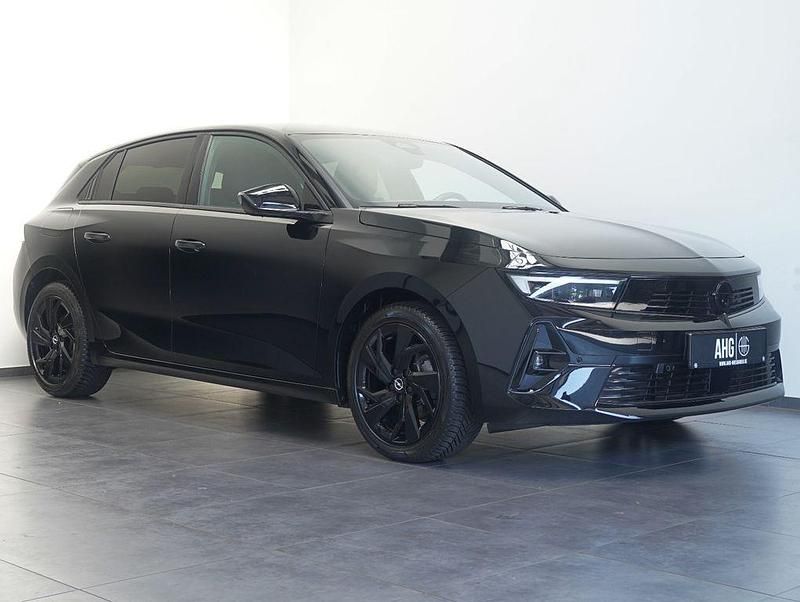 Gebraucht Opel Astra 131 PS (96 kW) 2024 Schwarz Limousine