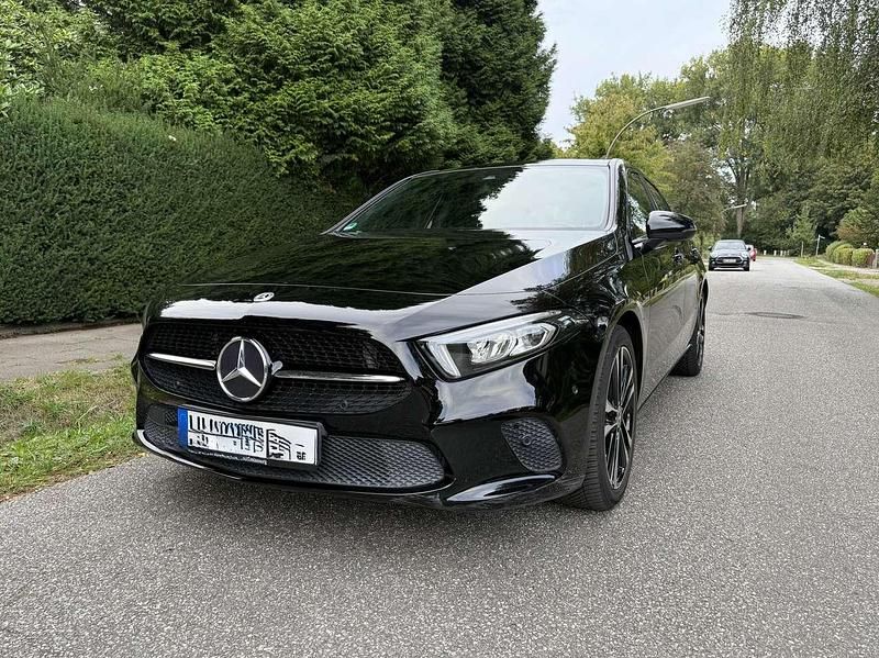 Gebraucht Mercedes A200 Edition 1 163 PS (119 kW) 2019 Limousine