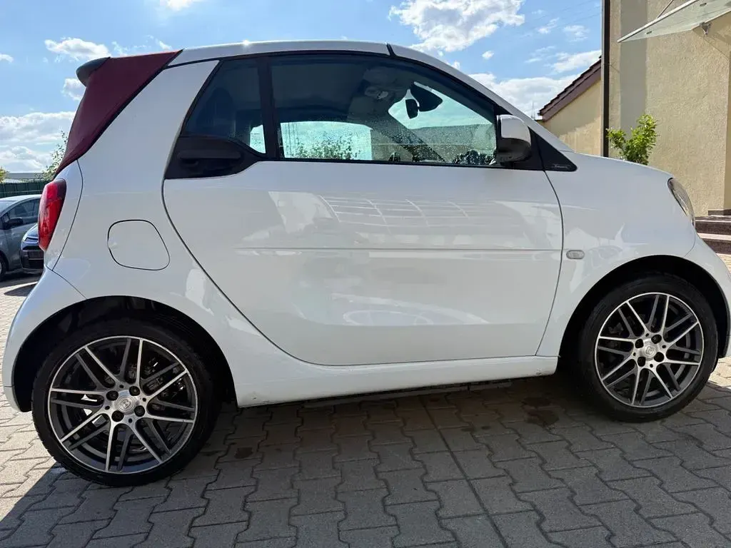 Gebraucht Smart ForTwo Cabrio Brabus Xclusive 109 PS (80 kW) 2018 Weiß Cabrio