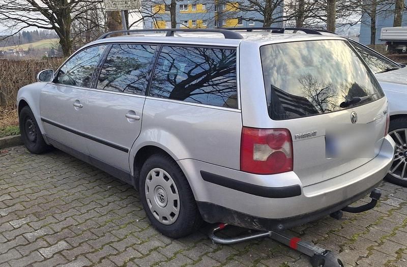 Gebraucht VW Passat 130 PS (95 kW) 2004 Silber Kombi