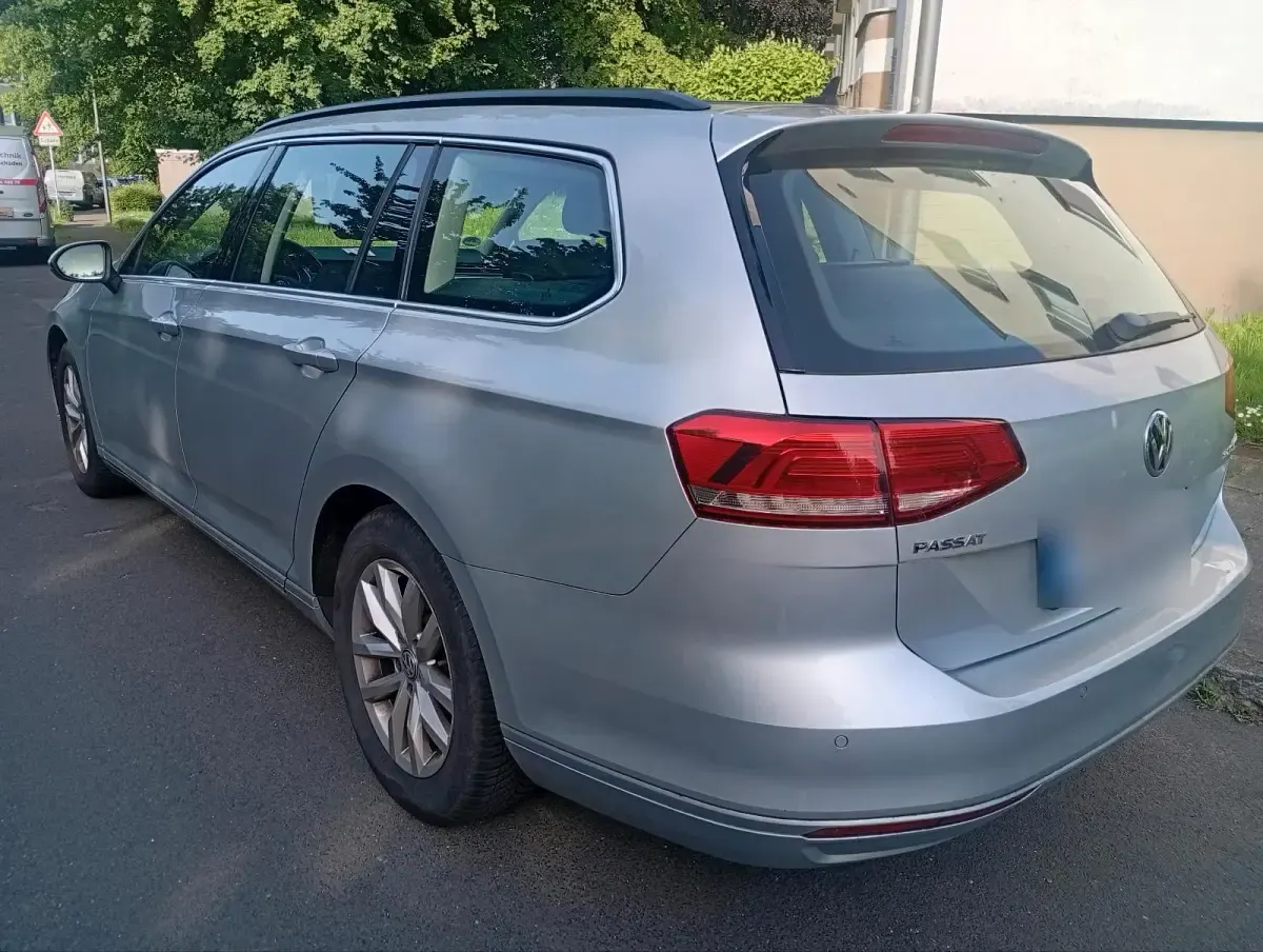 Gebraucht VW Passat 150 PS (110 kW) 2016 Silber Kombi