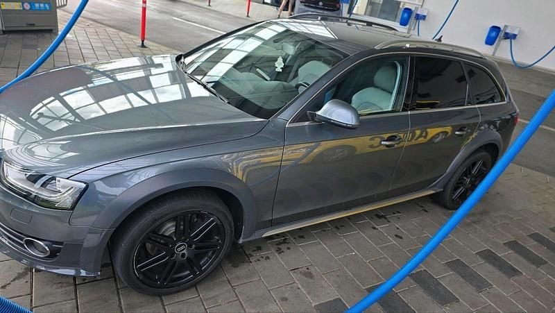Grau Gebraucht 2012 Audi A4 Allroad Kombi | 9.750 € (Superpreis) - Bild 1/4
