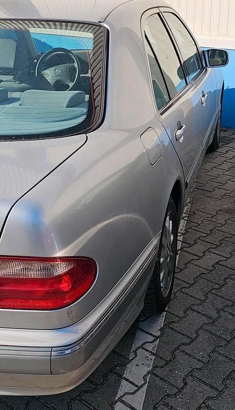 Gebraucht Mercedes E200 160 PS (117 kW) 2000 Grau Limousine