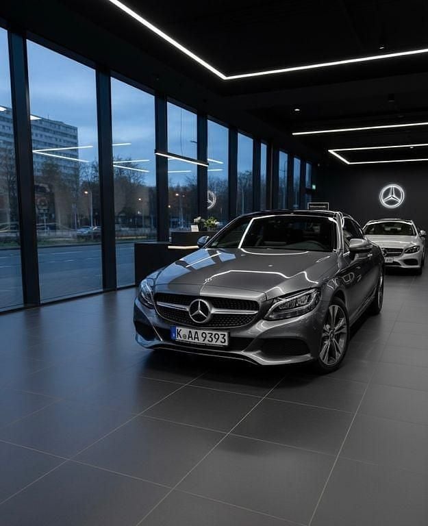 Grau Gebraucht 2017 Mercedes C250 Coupé | 17.950 € (Guter Preis) - Bild 1/4