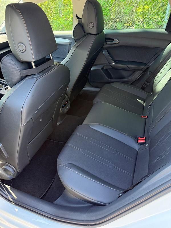 Second-hand Cupra Leon 150 CP (110 kW) 2024 Alb Berlinǎ