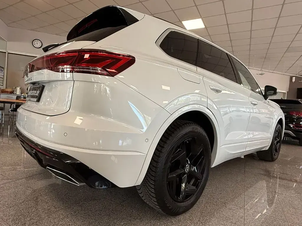 Gebraucht VW Touareg R-line 231 PS (169 kW) 2025 Weiß SUV