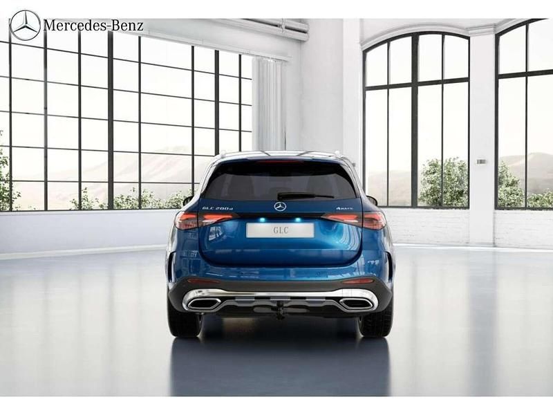 Gebraucht Mercedes GLC200 AMG 163 PS (119 kW) 2026 Metalliclack spektralblau SUV