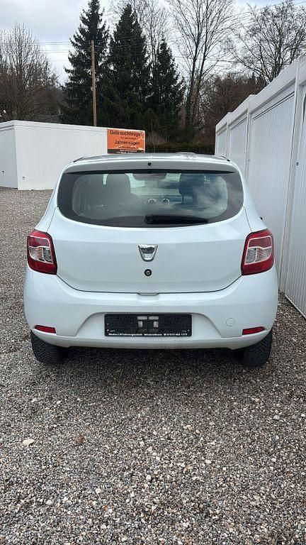 Gebraucht Dacia Sandero 75 PS (55 kW) 2013 Weiß Limousine
