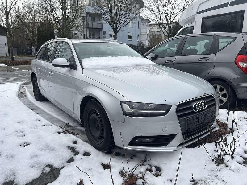 Gebraucht Audi A4 143 PS (105 kW) 2012 Eissilber metallic Kombi