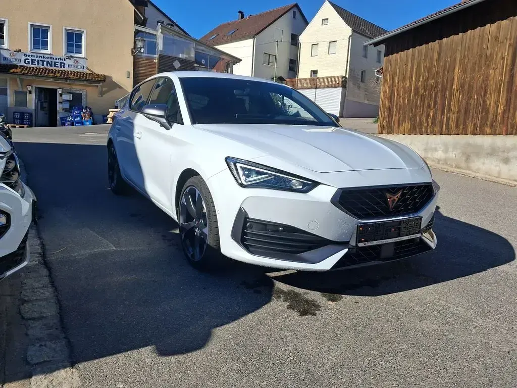 Second-hand Cupra Leon 245 CP (180 kW) 2023 Alb Berlinǎ