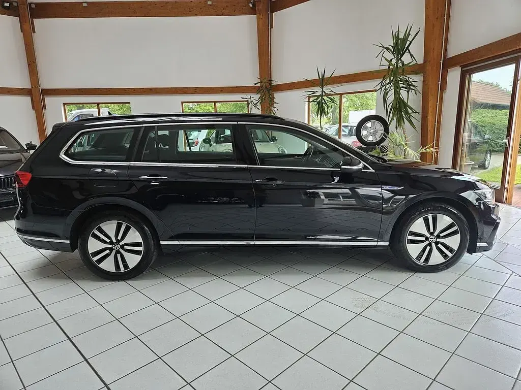 Używany VW Passat GTE 218 KM (160 kW) 2022 Czarny Kombi
