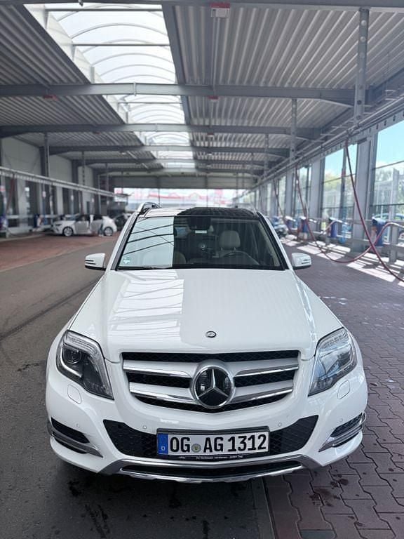 Weiß Gebraucht 2015 Mercedes GLK220 SUV | 20.300 € (Fairer Preis) - Bild 1/4