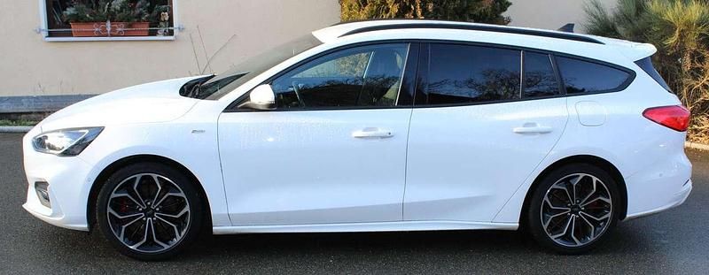 Gebraucht Ford Focus ST-Line X 155 PS (114 kW) 2021 Frostweiß Kombi