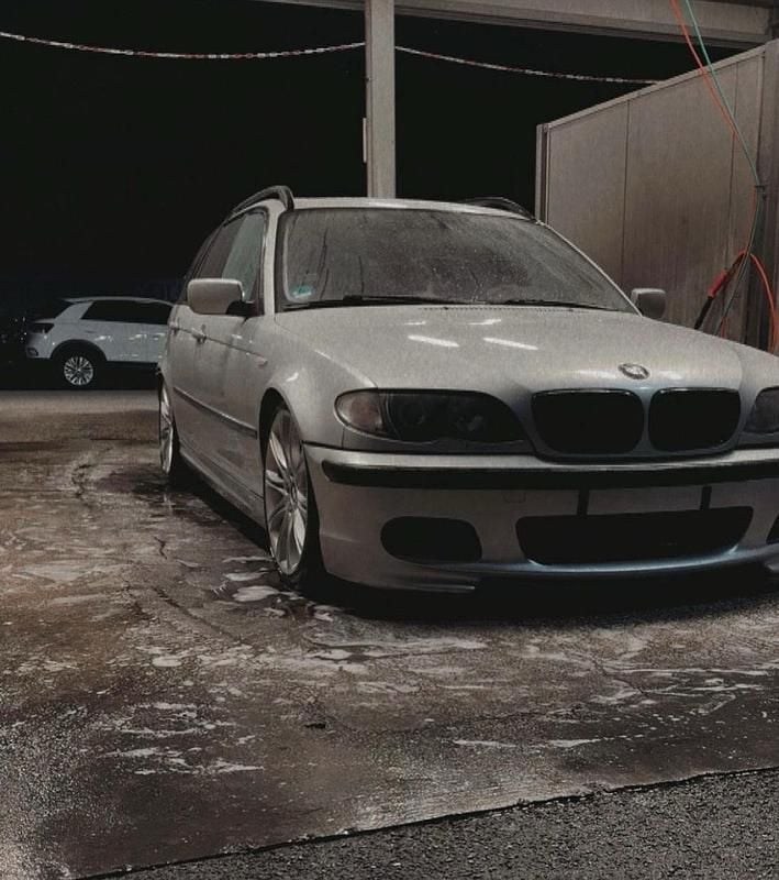 Silber Gebraucht 2001 BMW 330 Performance Kombi | 6.000 € (Guter Preis) - Bild 1/4