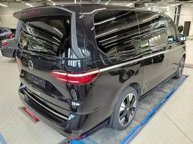 Used VW Multivan 150 HP (110 kW) 2025 Andere Minivan