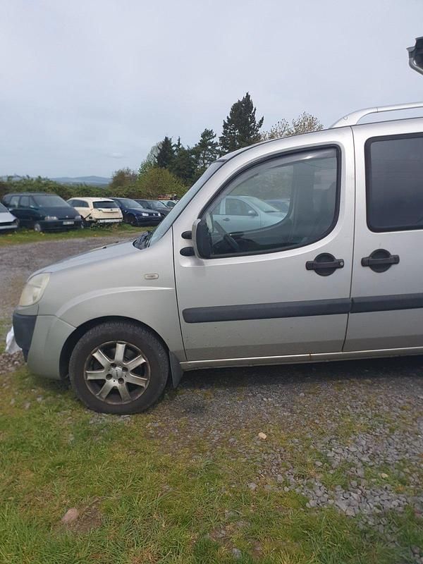 Gebraucht Fiat Doblò 2006 Silber Van / Kleinbus