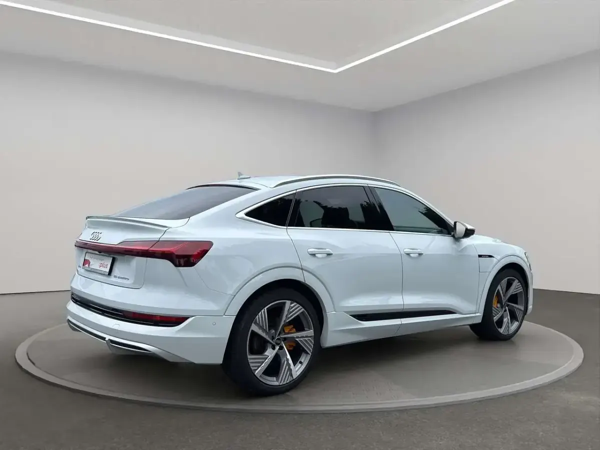 Gebraucht Audi e-tron S-Line 300 kW (408 PS) 2022 Gletscherweiß metallic SUV