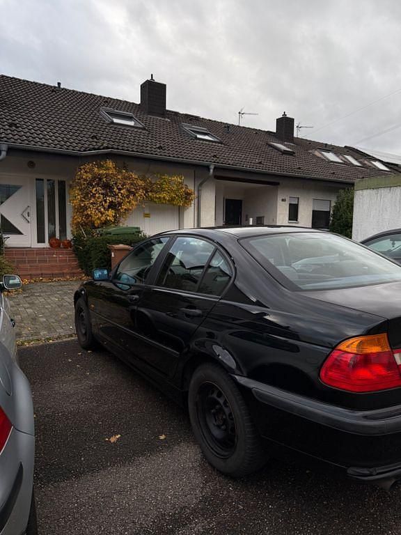Gebraucht BMW 318 118 PS (86 kW) 1999 Schwarz Limousine