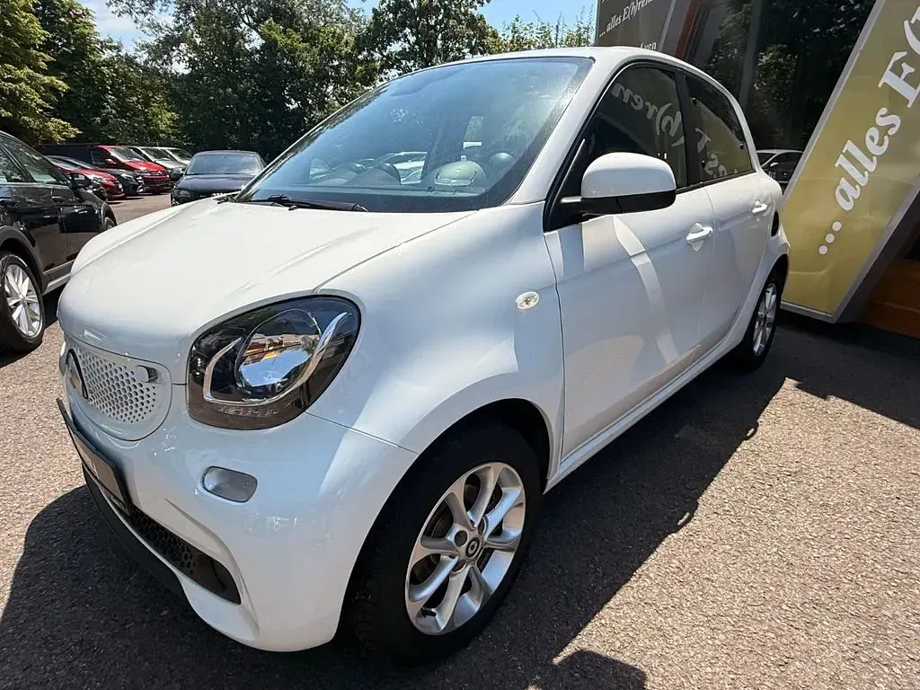 Gebraucht Smart ForFour Electric Drive 60 kW (82 PS) 2018 Weiß Limousine