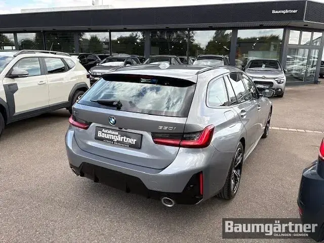 Gebraucht BMW 330 M Sport 245 PS (180 kW) 2025 Skyscraper grau metallic Kombi
