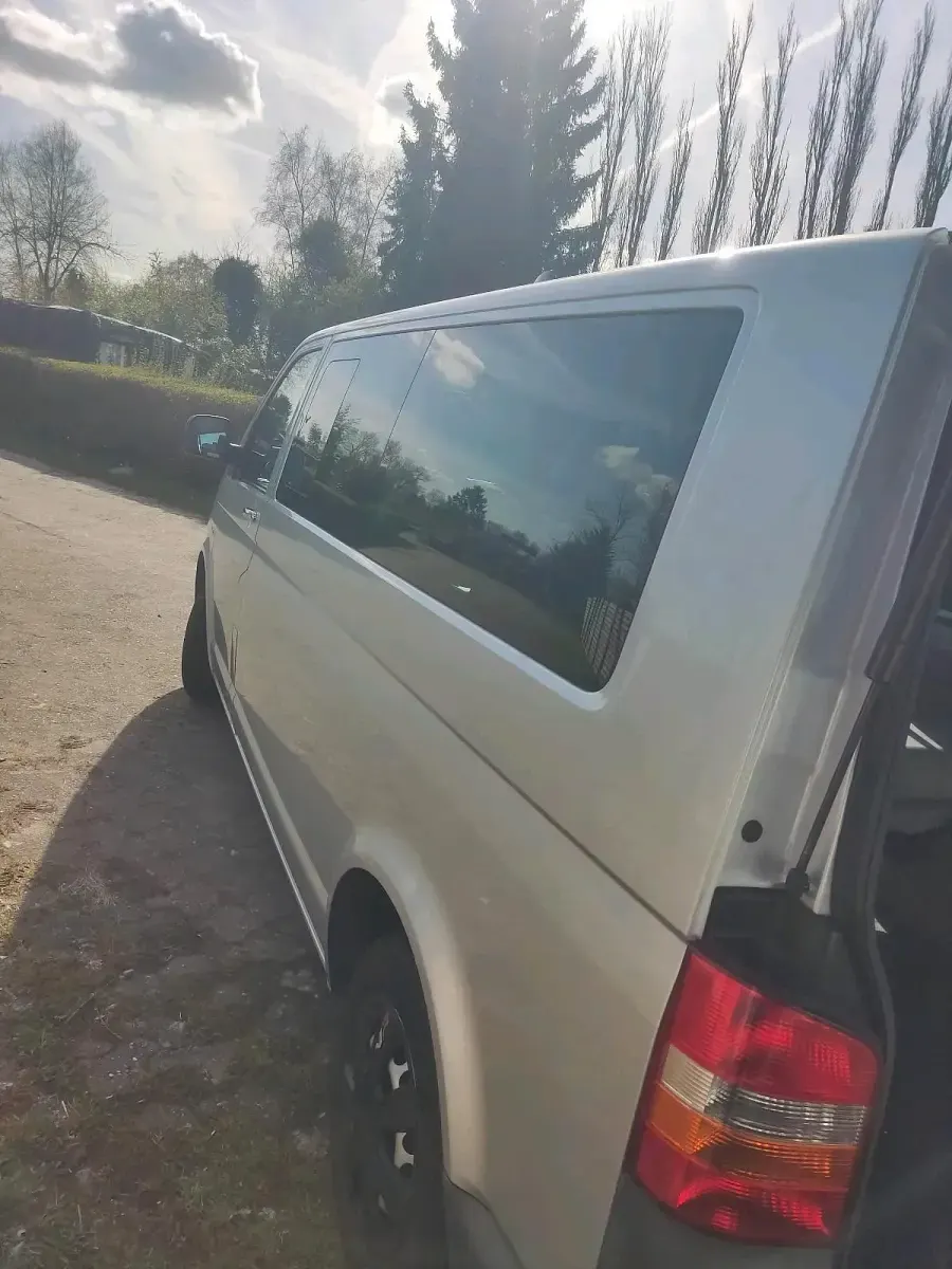 Gebraucht VW Caravelle 131 PS (96 kW) 2010 Grün Van