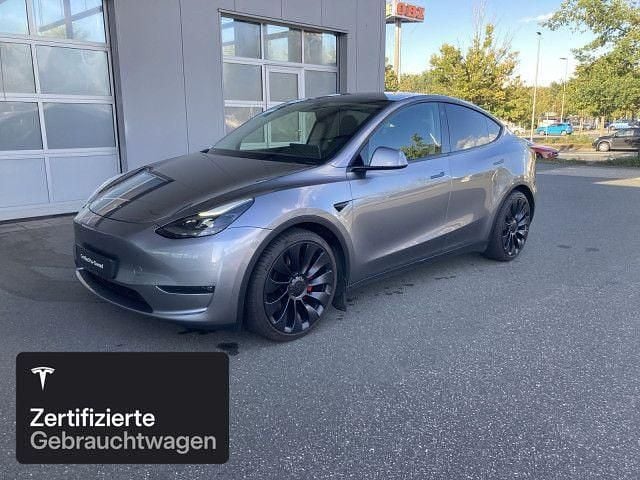 Silber Gebraucht 2023 Tesla Model Y Performance SUV | 40.100 € (Fairer Preis) - Bild 1/4