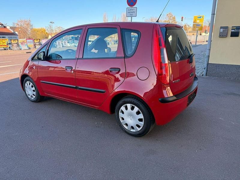 Gebraucht Mitsubishi Colt Inform 95 PS (69 kW) 2009 Rot Kleinwagen