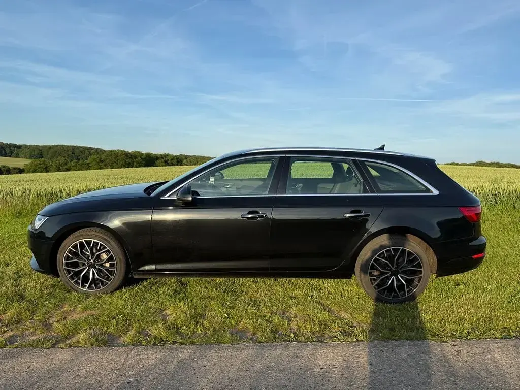 Gebraucht Audi A4 Ambiente 190 PS (139 kW) 2017 Schwarz Kombi
