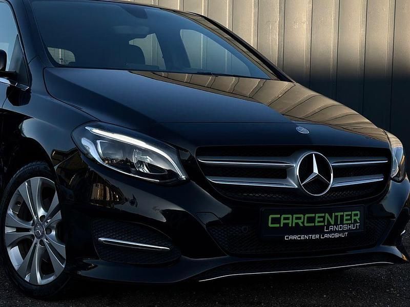 Gebraucht Mercedes B200 136 PS (100 kW) 2016 Schwarz Van / Kleinbus