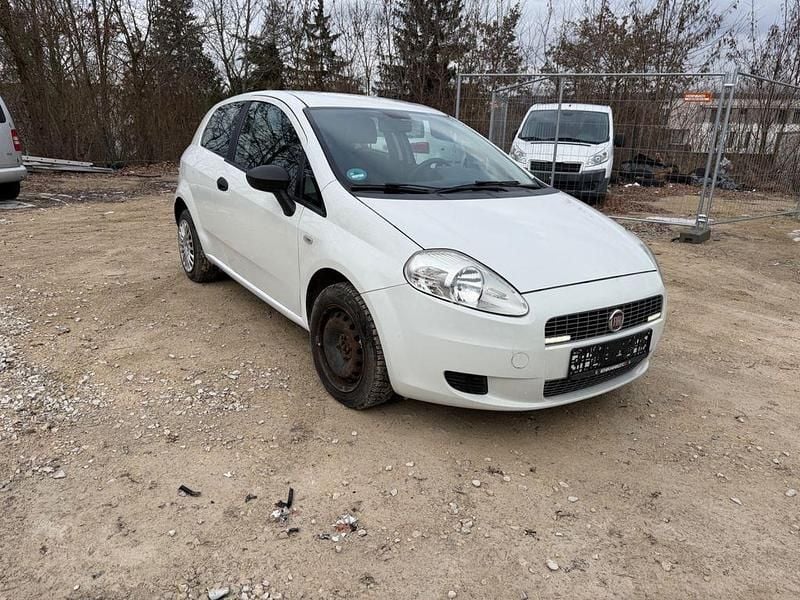 Gebraucht Fiat Grande Punto Dynamic 77 PS (56 kW) 2009 Weiß Kleinwagen