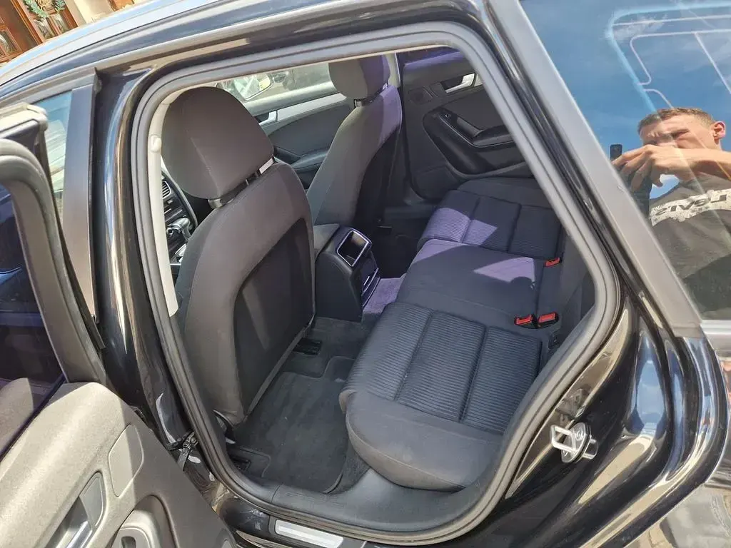 Gebraucht Audi A4 Attraction 177 PS (130 kW) 2013 Schwarz Kombi