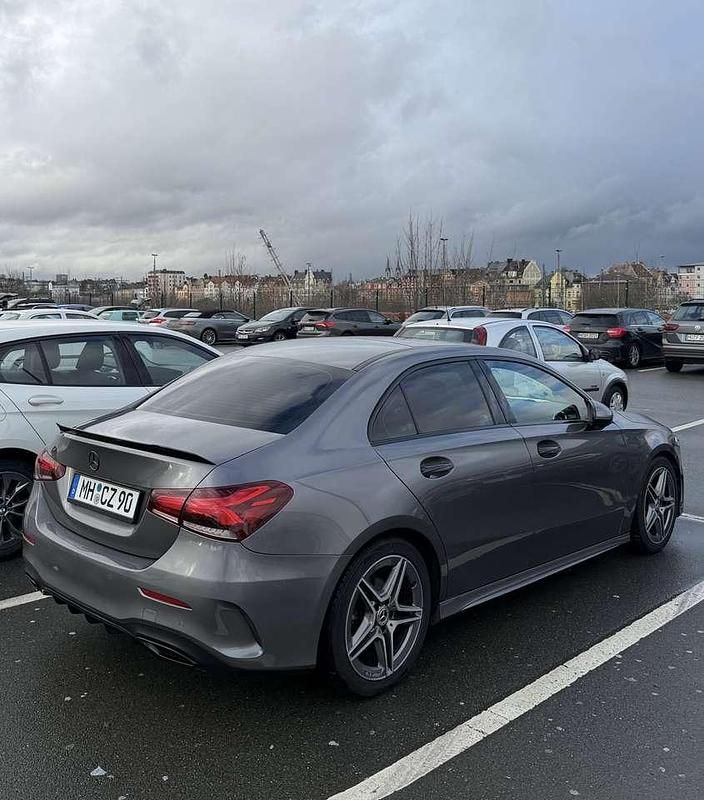 Gebraucht Mercedes A180 AMG line 116 PS (85 kW) 2020 Limousine